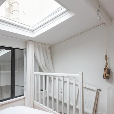 Atypical Duplex Near Pere Lachaise Apartment