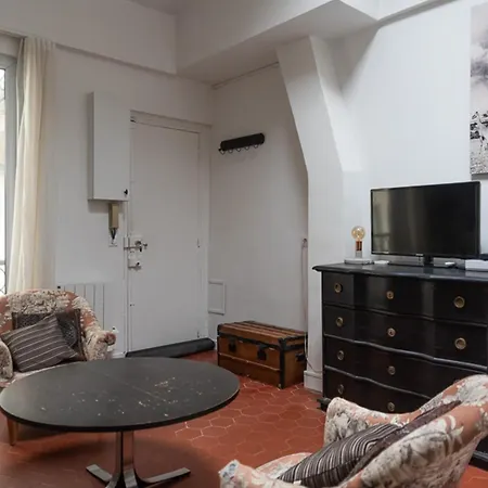 Atypical Duplex Near Pere Lachaise *